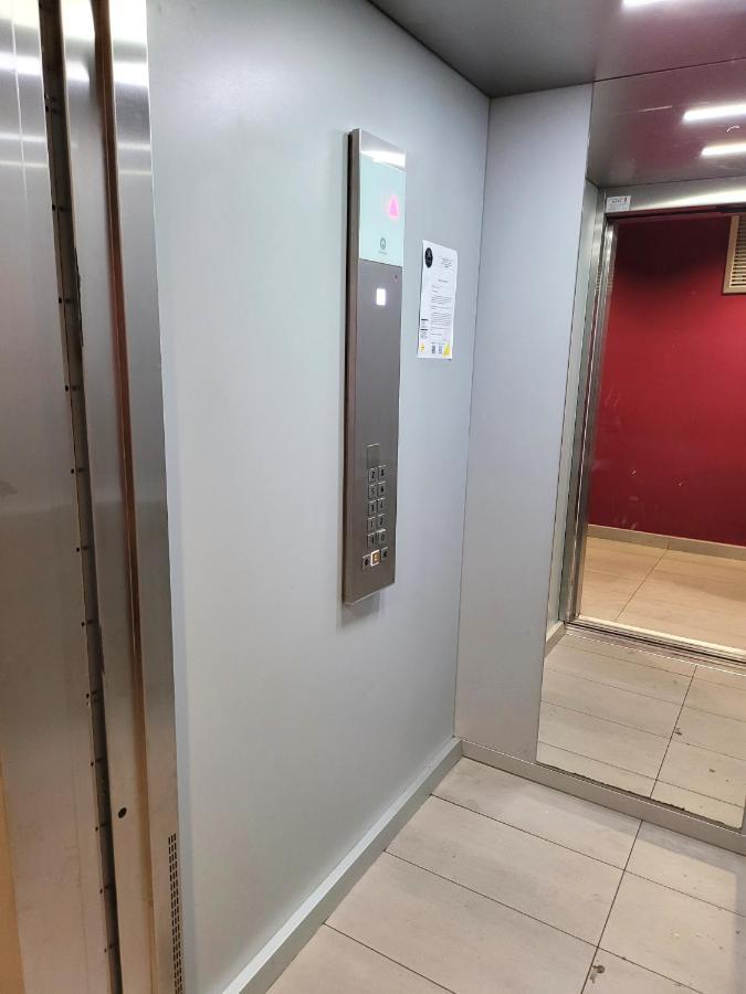 III Appart 2 Pieces, Neuf 200 M De Gare Parking Netflix Evry Courcouronnes Exteriér fotografie